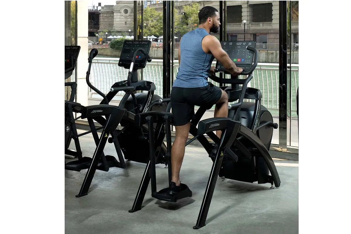 Life Fitness Club Series  Lower Body Arc Trainer Elliptical