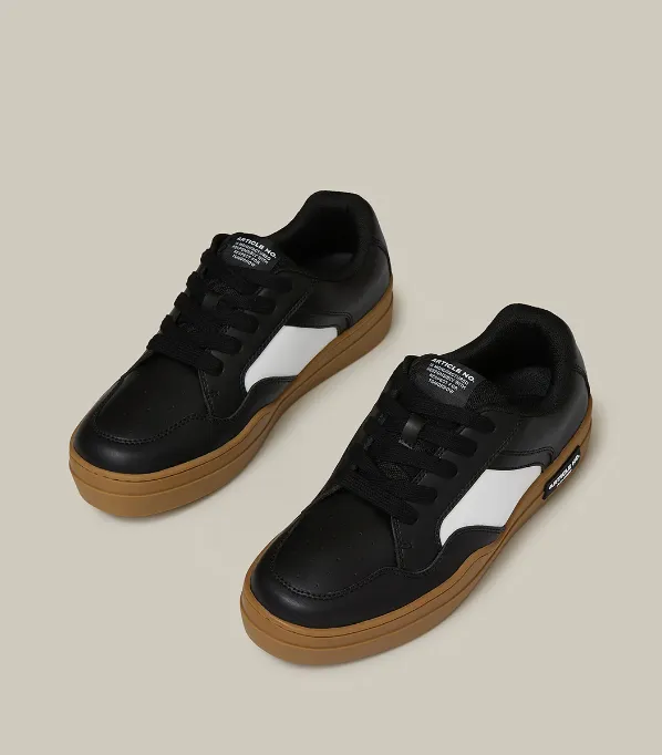 Low-Top Leather Sneakers In Black With White Side Tab
